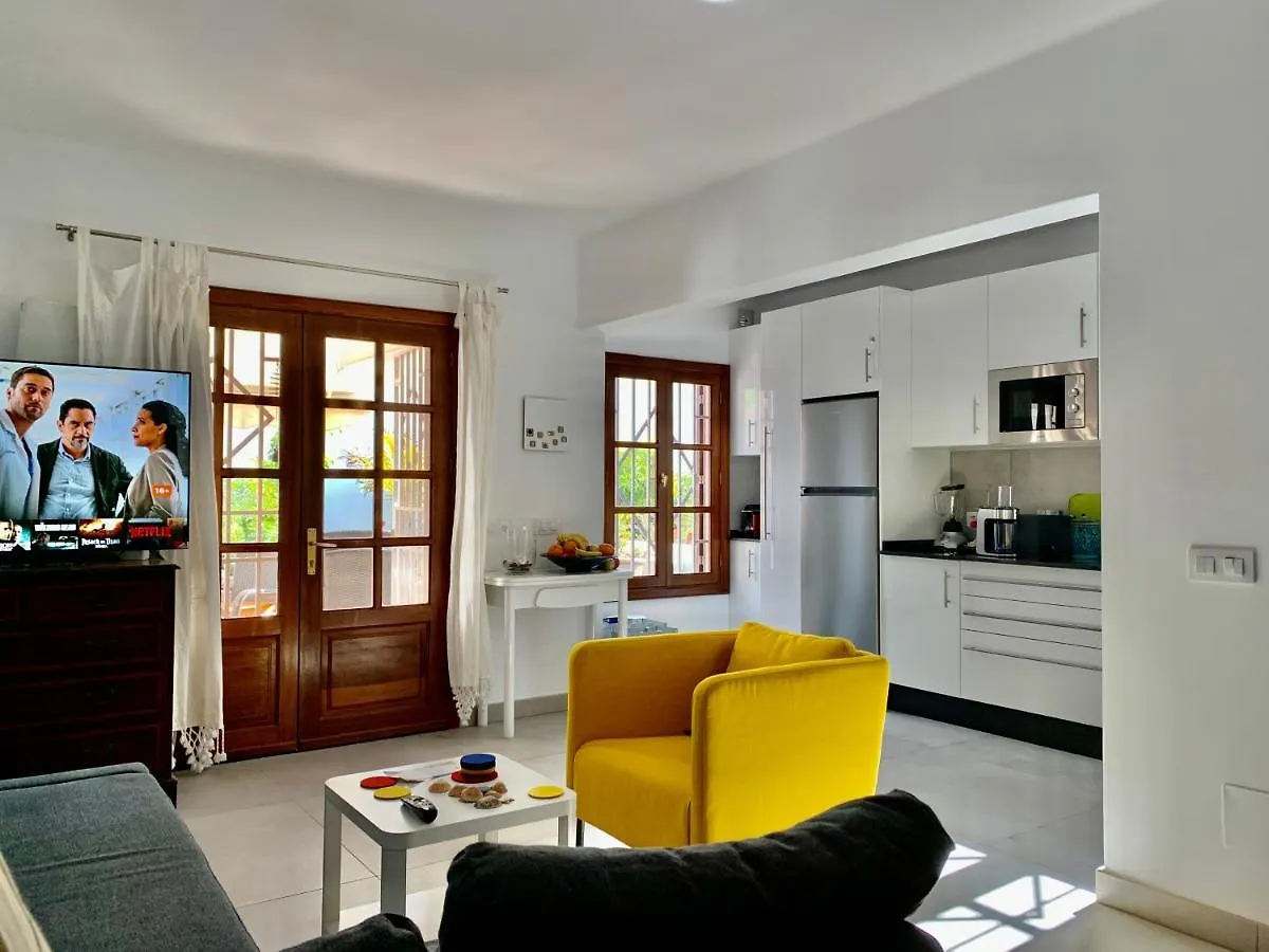 Pequeno Paraiso Lanzarote, Modernes Ferienhaus Am Meer Fuer 4 Playa Honda  0*, Playa Honda (Lanzarote)